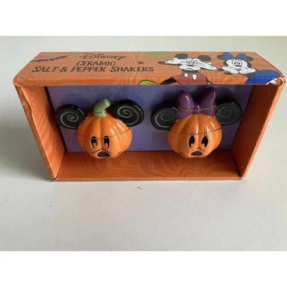 Disney Mickey Mouse And Minnie Mouse Halloween Pumpkin Salt & Pepper Shakers NEW